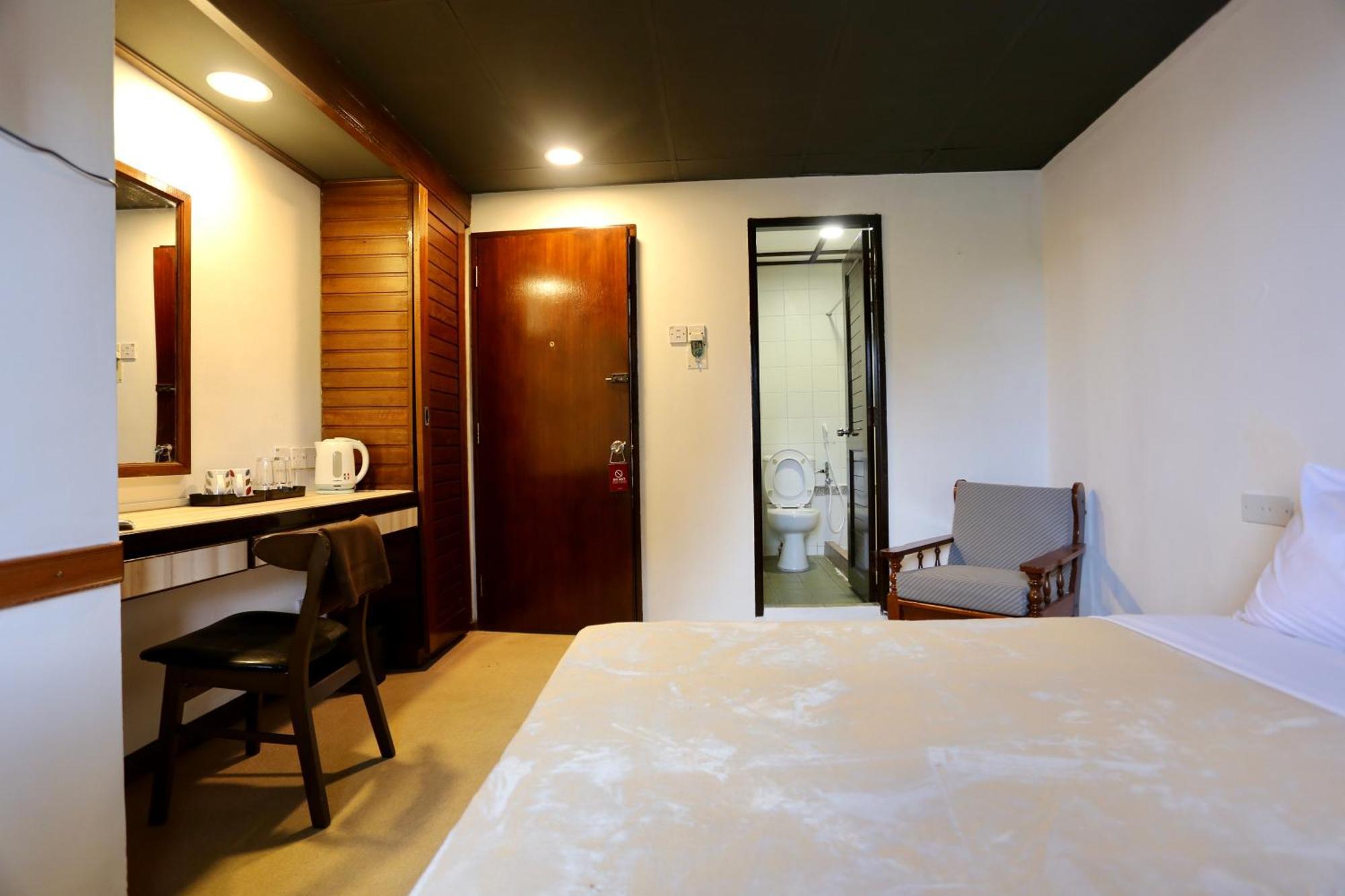 Fata Hotel By Project Borneo Кучінг Екстер'єр фото